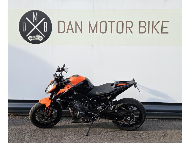DUKE 890