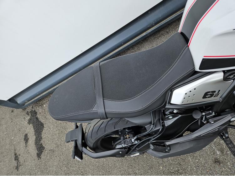 MOTO MORINI SEIEMMEZZO STR 650