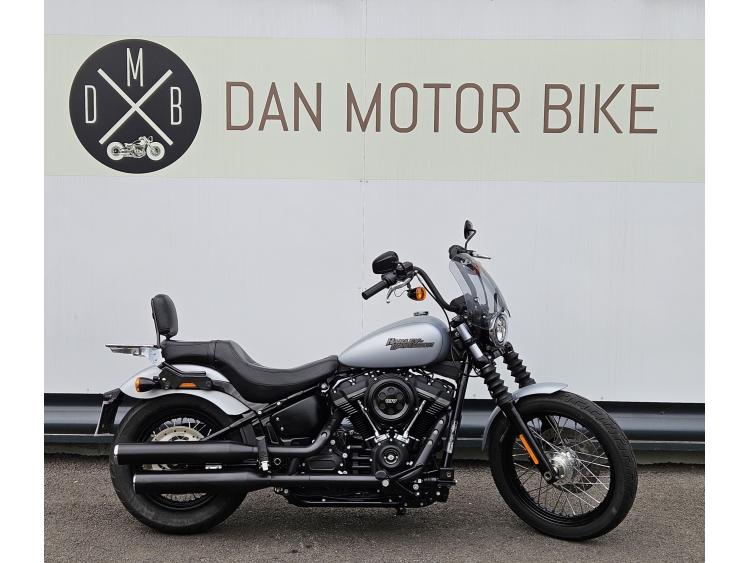 STREET BOB 1745
