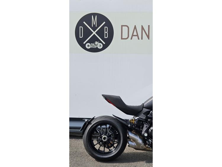 DUCATI DIAVEL DARK
