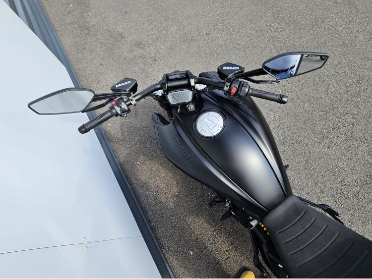 DUCATI DIAVEL DARK