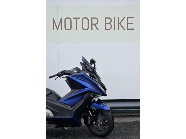 KYMCO AK 550