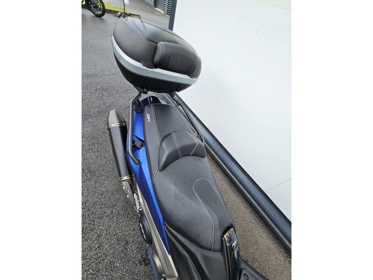 KYMCO AK 550