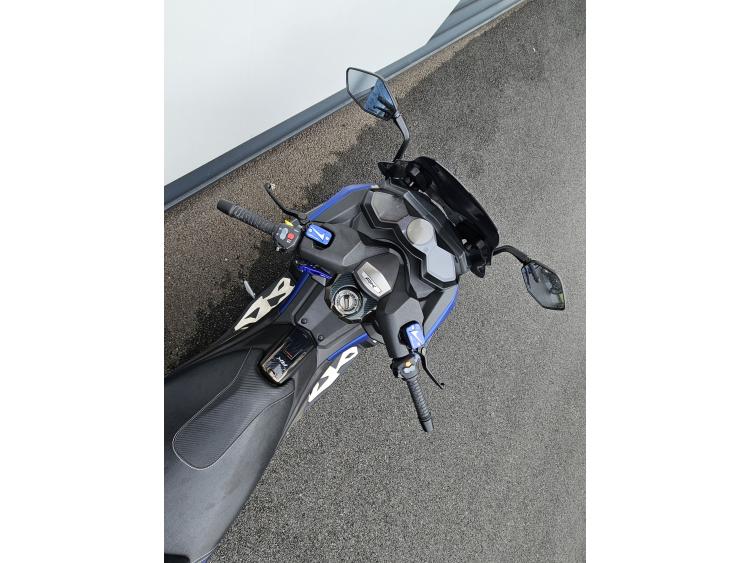 KYMCO AK 550